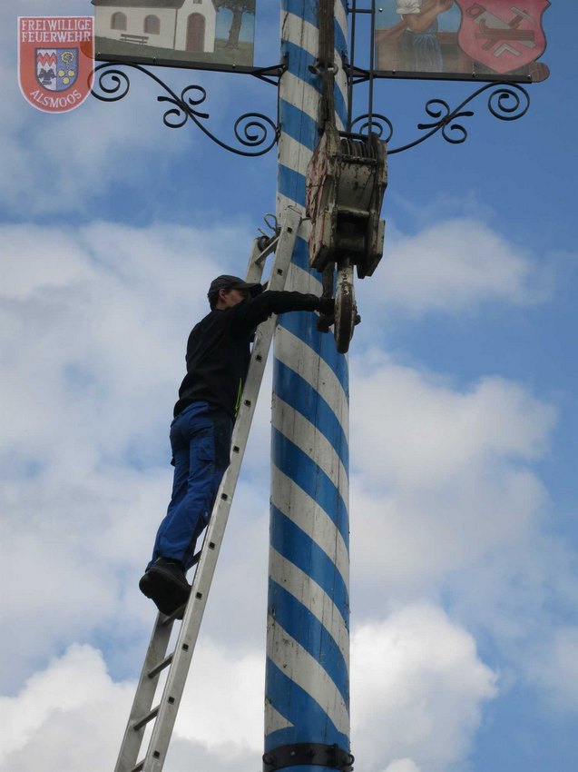 2017-05-09_maibaum_umlegen_020.jpg