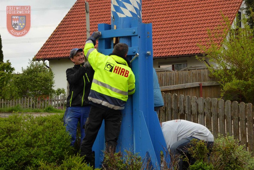 2017-05-09_maibaum_umlegen_022.jpg