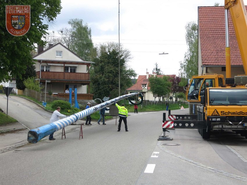 2017-05-09_maibaum_umlegen_030.jpg