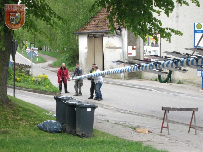 2017-05-09_maibaum_umlegen_041.jpg